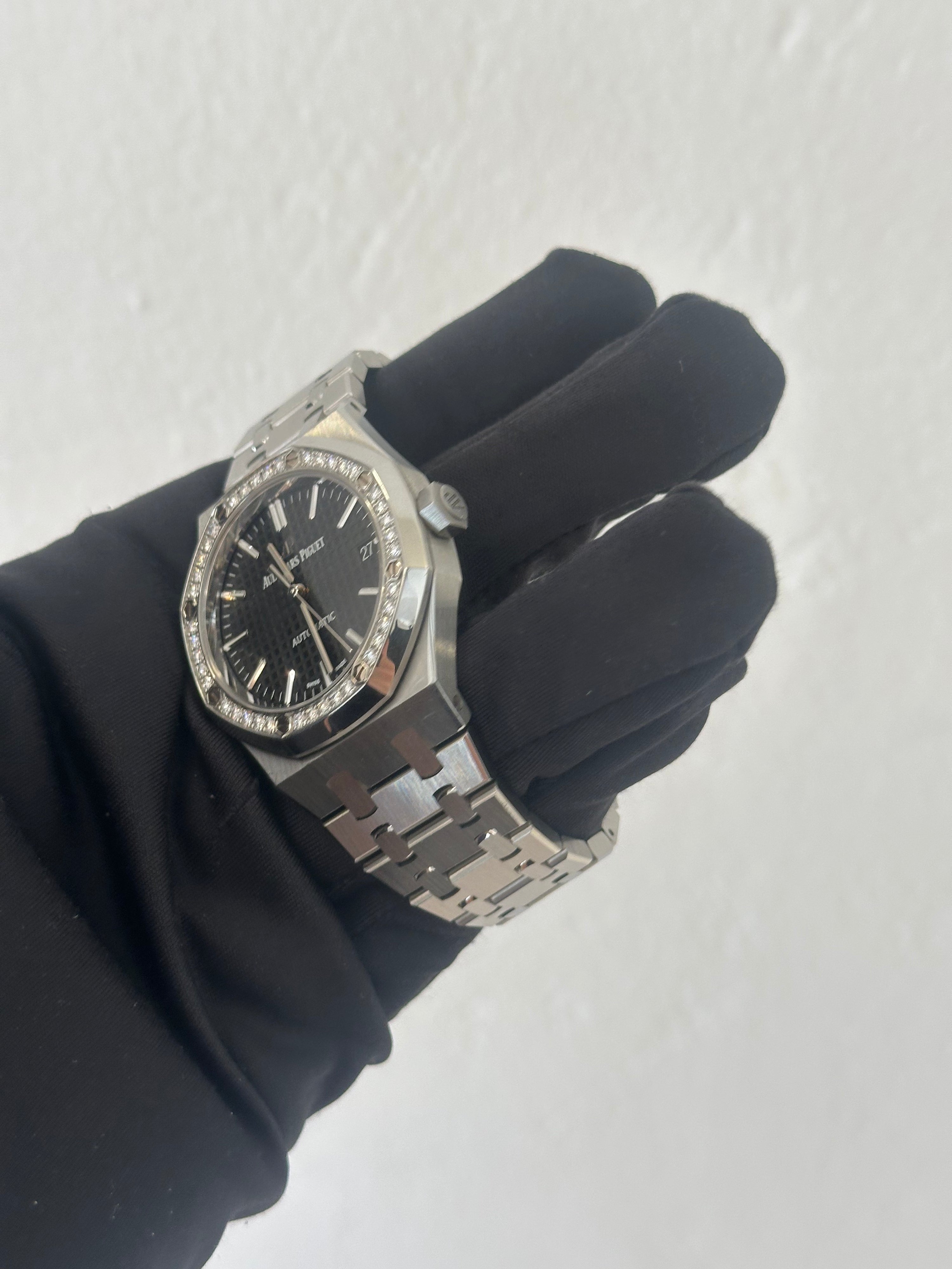 Royal Oak Blak Dial Diamond Bezel REF. 15551ST