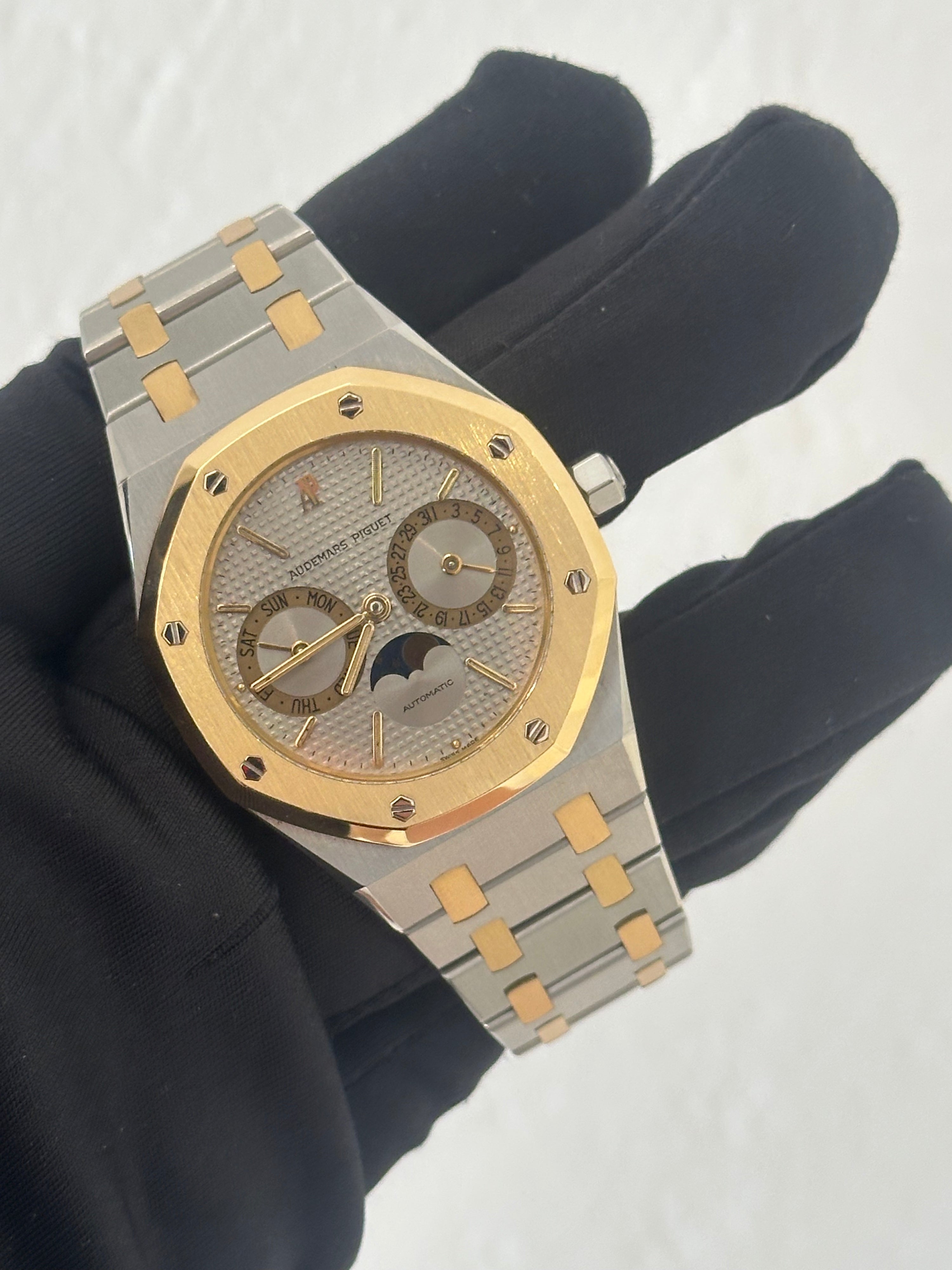 Royal Oak Day-Date REF. 25594SA