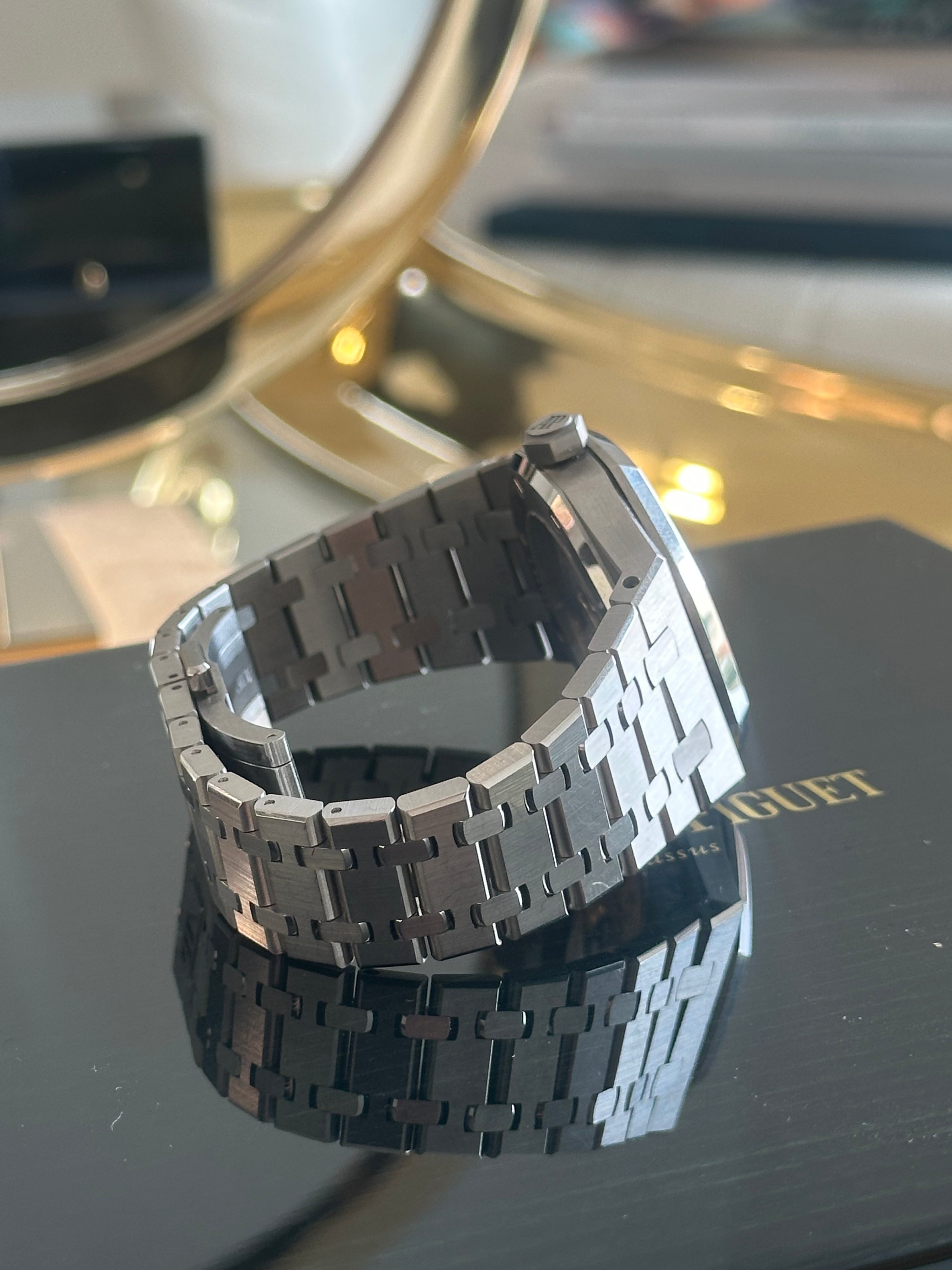 Royal Oak Blak Dial Diamond Bezel REF. 15551ST