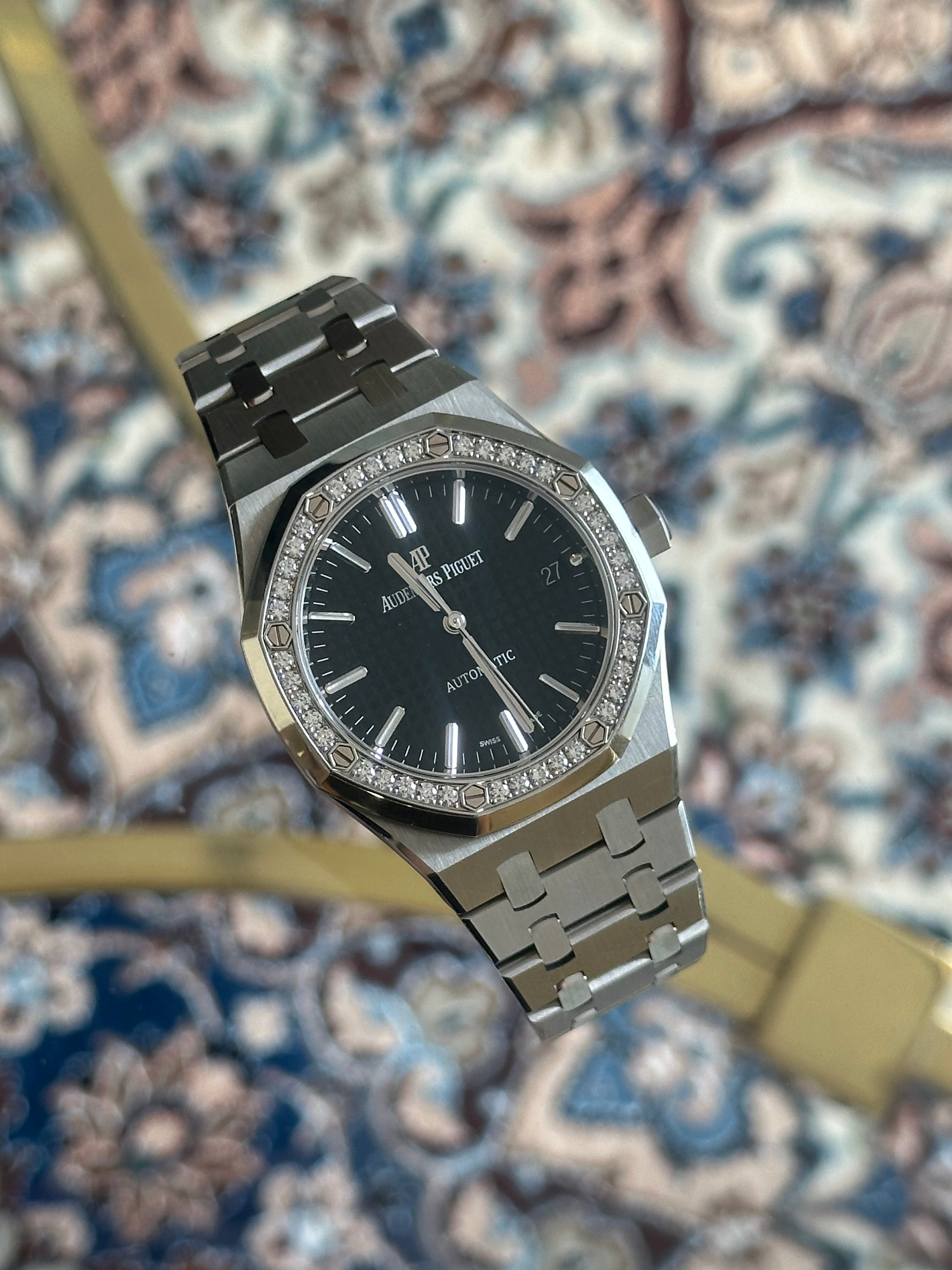 Royal Oak Blak Dial Diamond Bezel REF. 15551ST