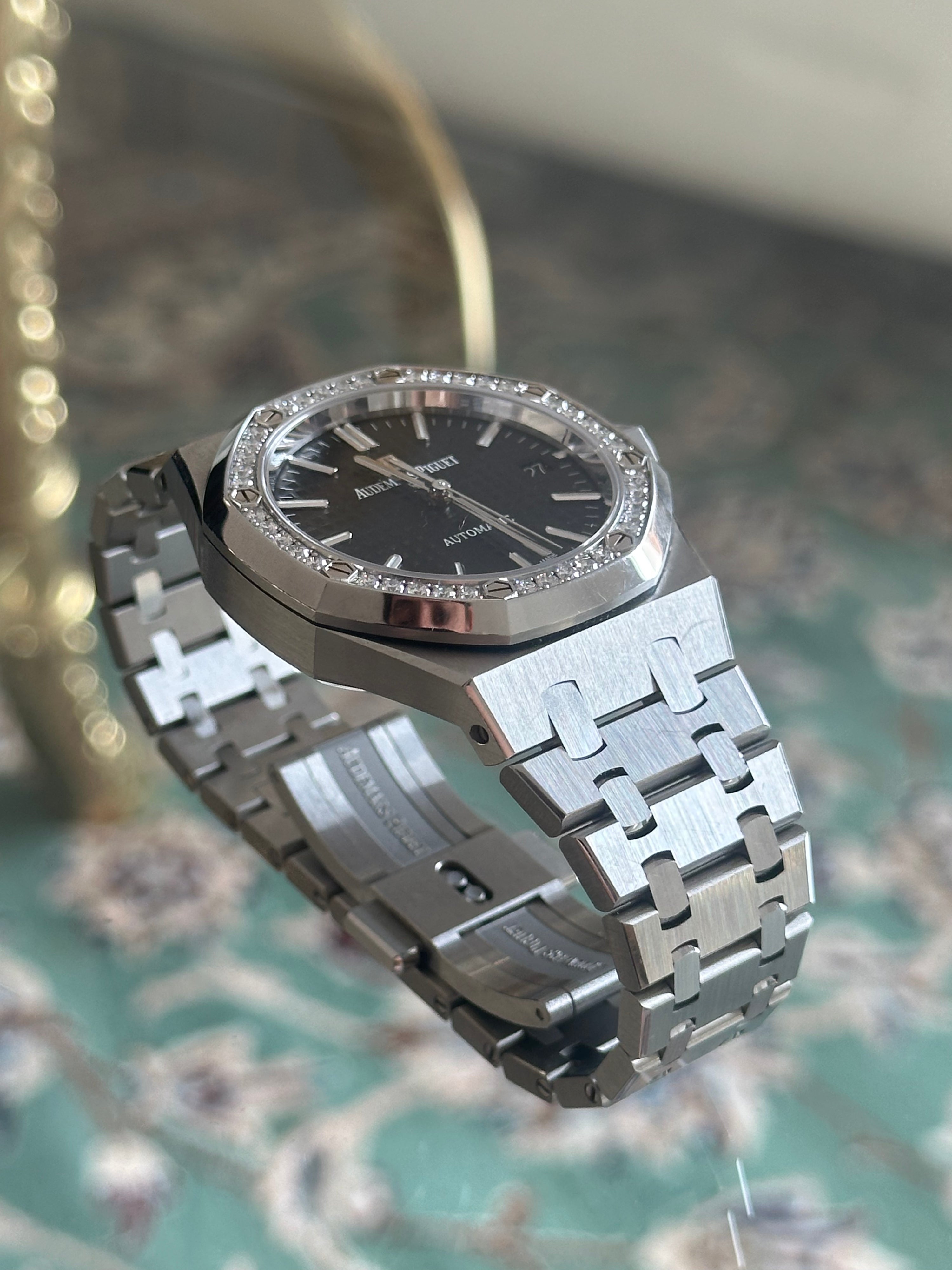 Royal Oak Blak Dial Diamond Bezel REF. 15551ST