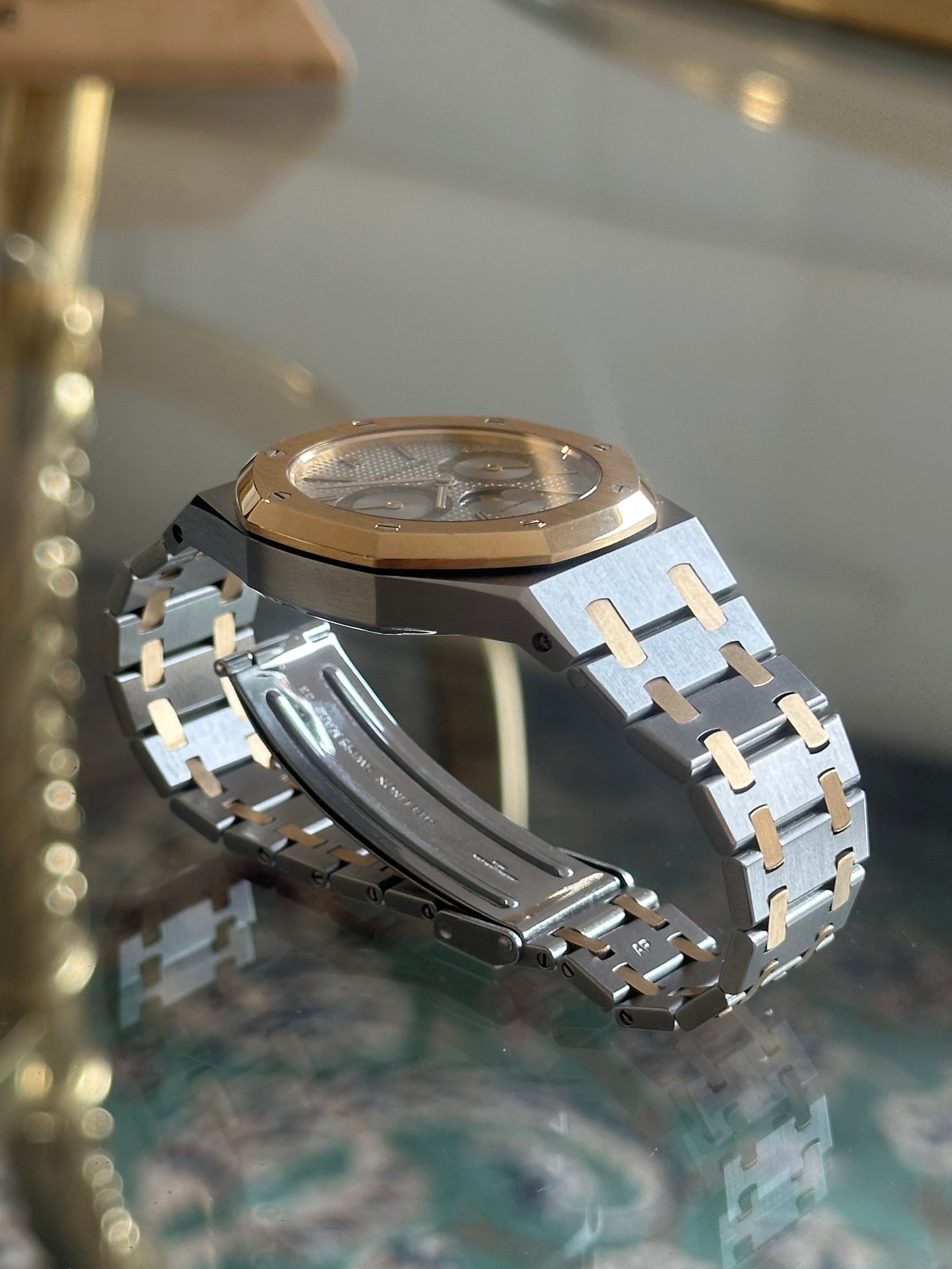 Royal Oak Day-Date REF. 25594SA