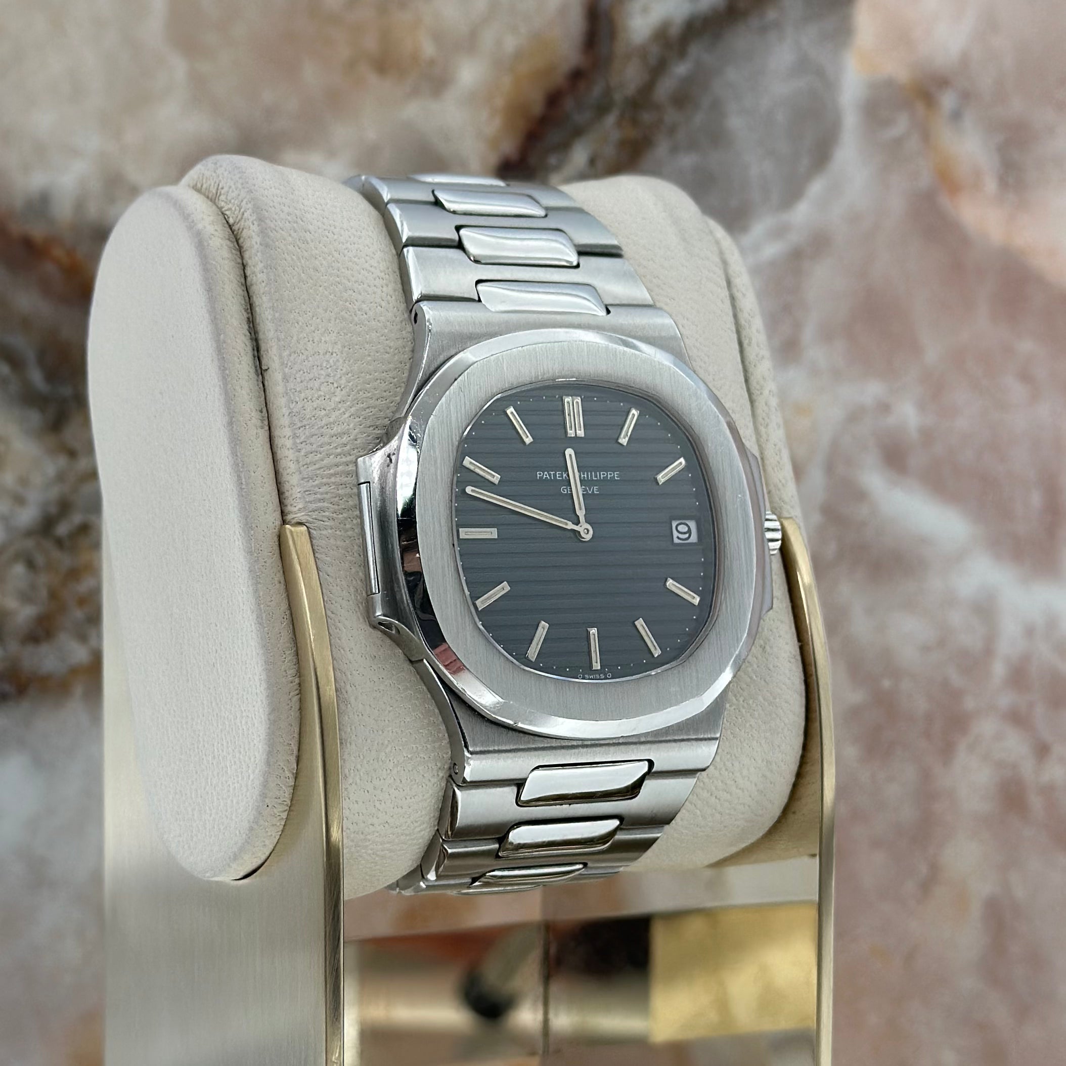 Patek Philippe Nautilus Jumbo Ref.3700/1 EXTRACT S. 5409XX
