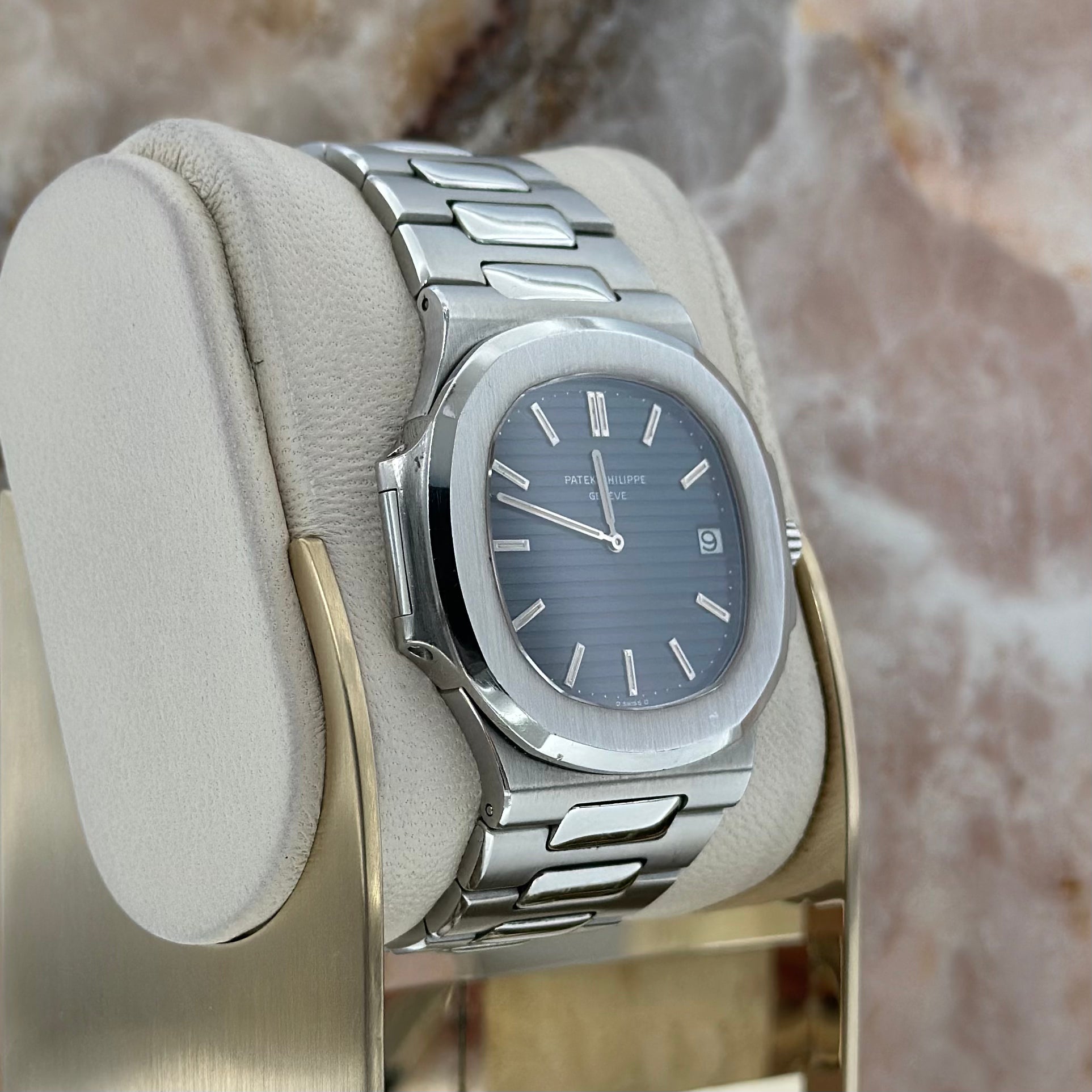 Patek Philippe Nautilus Jumbo Ref.3700/1 EXTRACT S. 5409XX