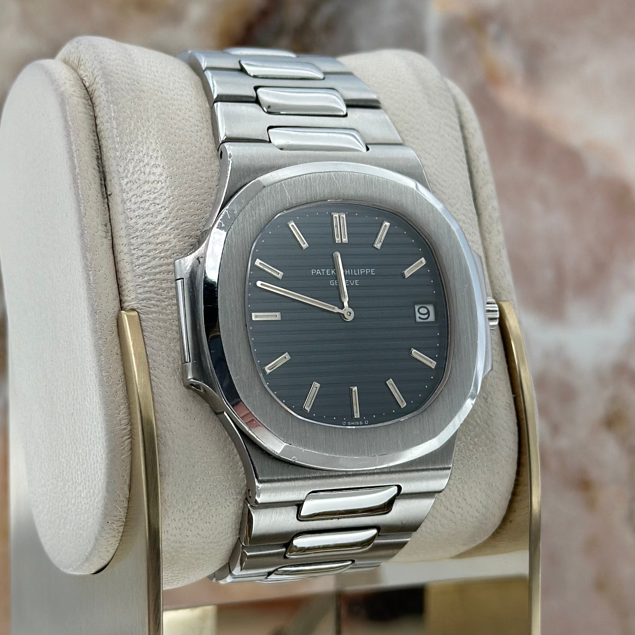 Patek Philippe Nautilus Jumbo Ref.3700/1 EXTRACT S. 5409XX