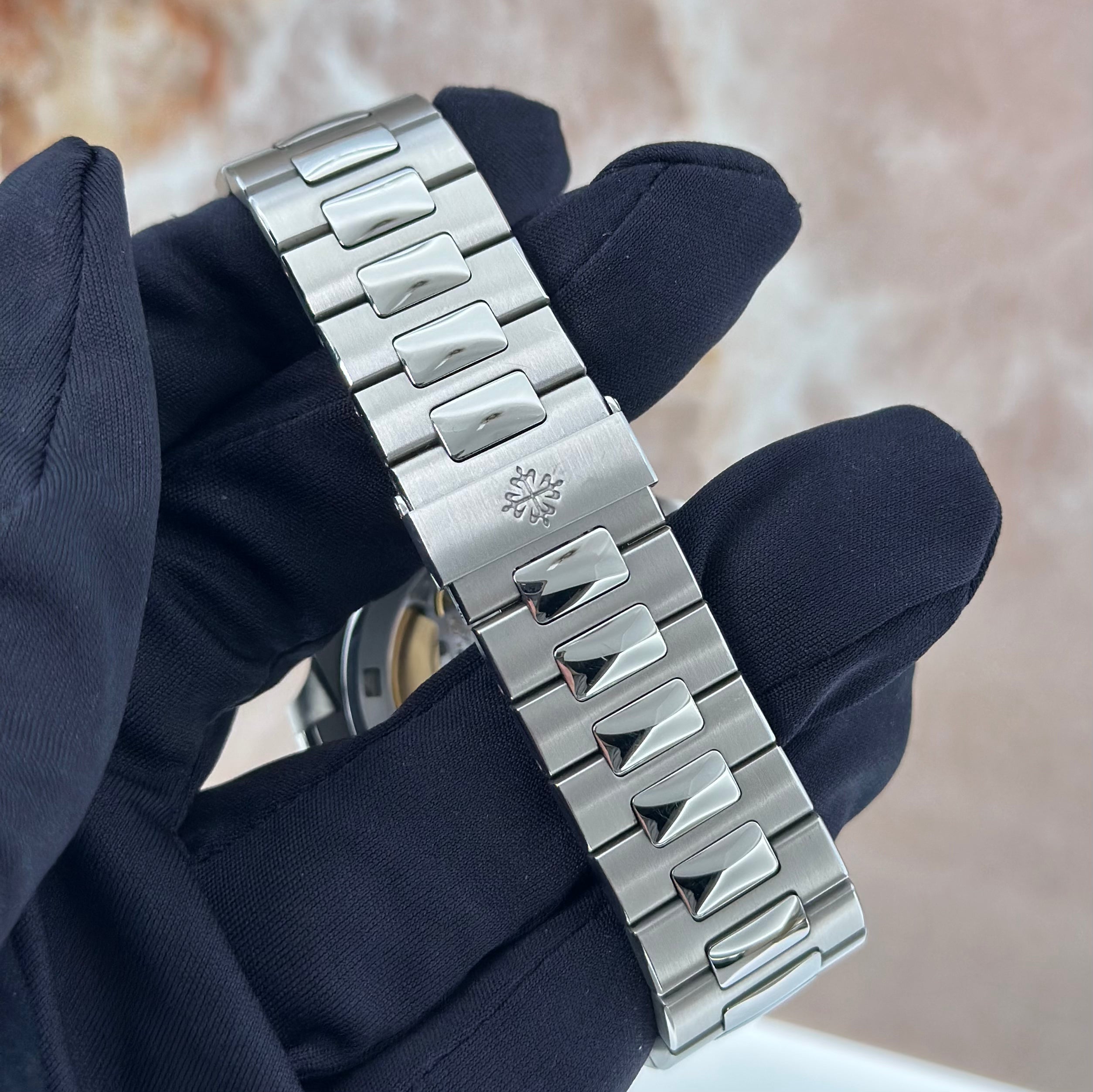 Patek Philippe Nautilus REF. 5711/1A-010