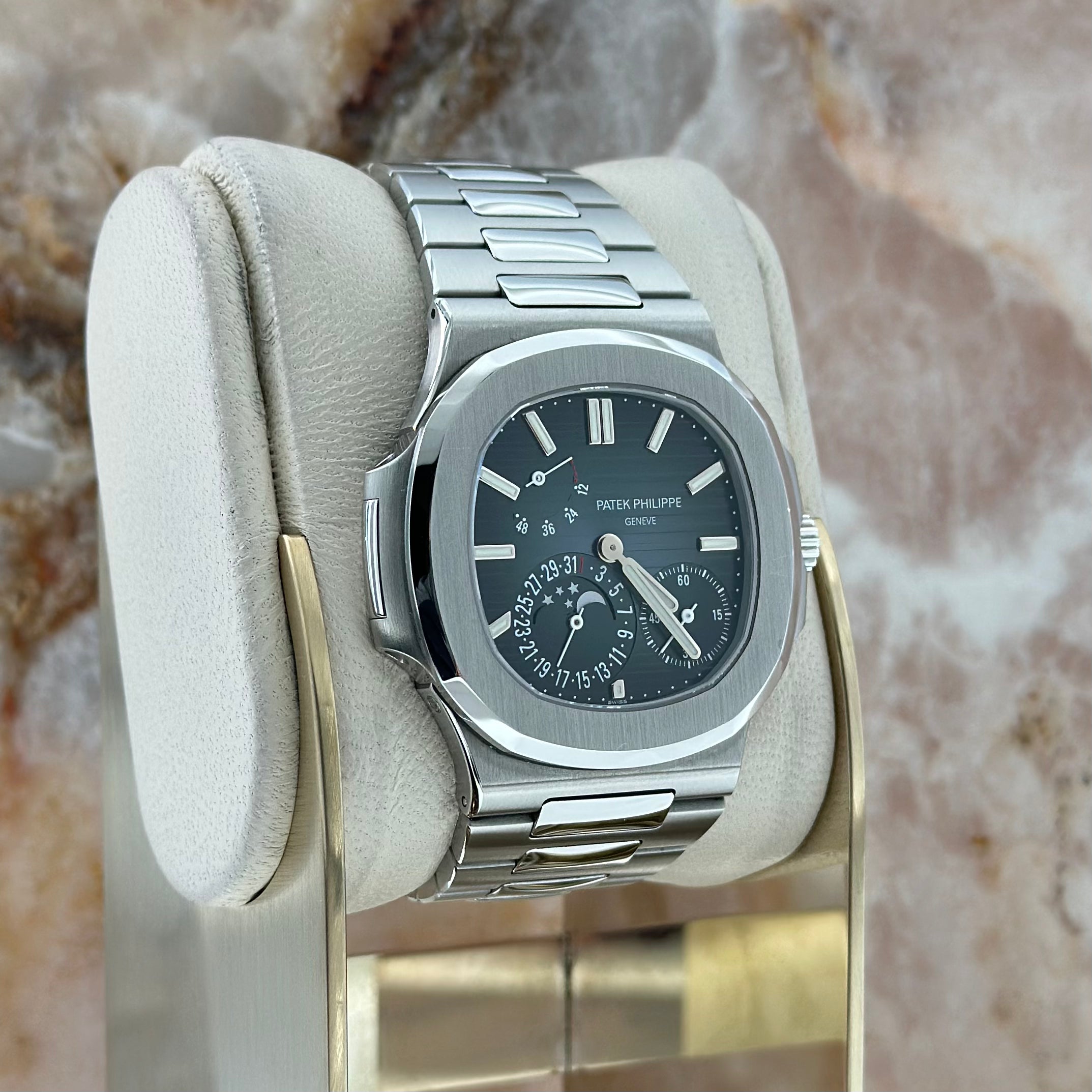 Patek Philippe Nautilus REF. 5712/1A-001