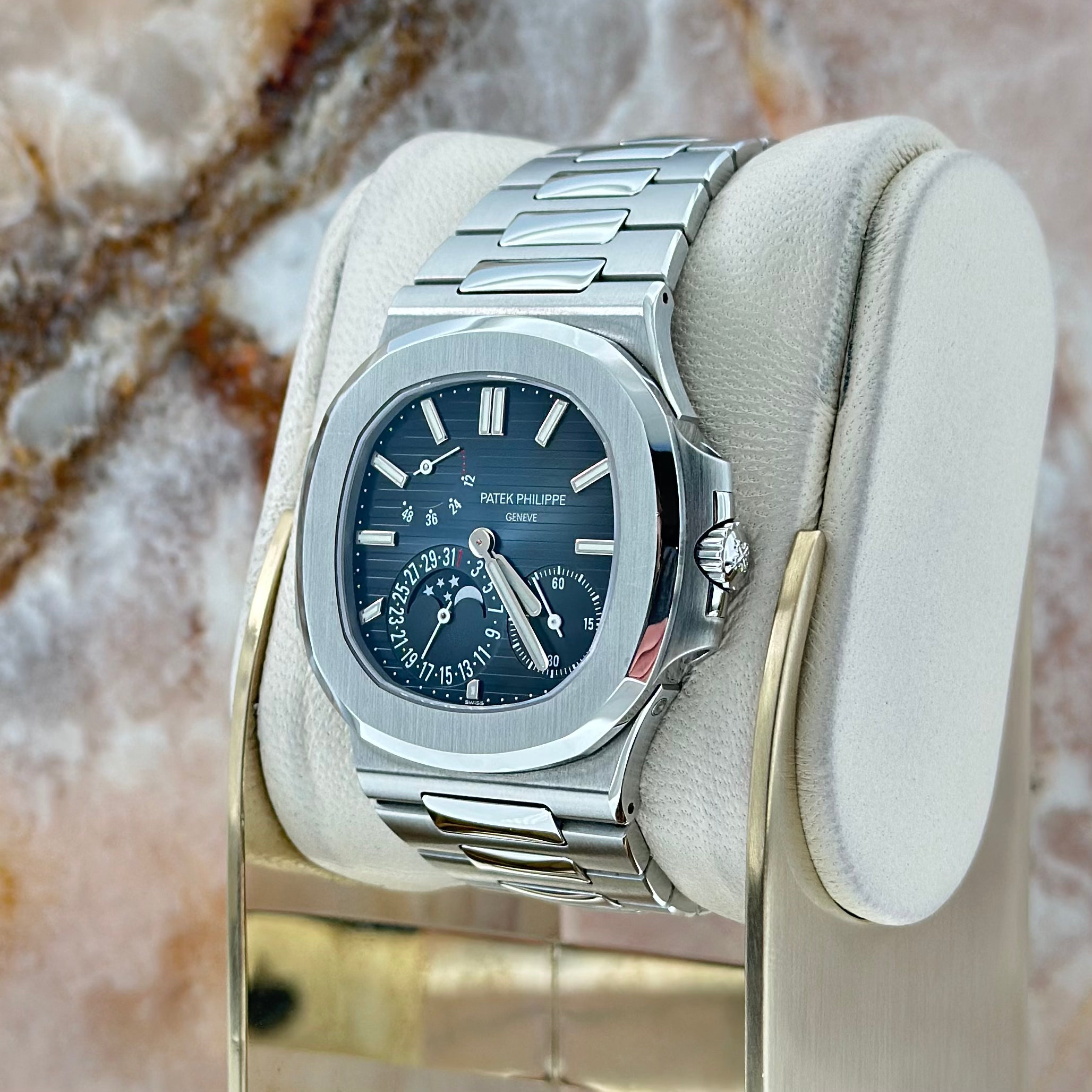 Patek Philippe Nautilus REF. 5712/1A-001