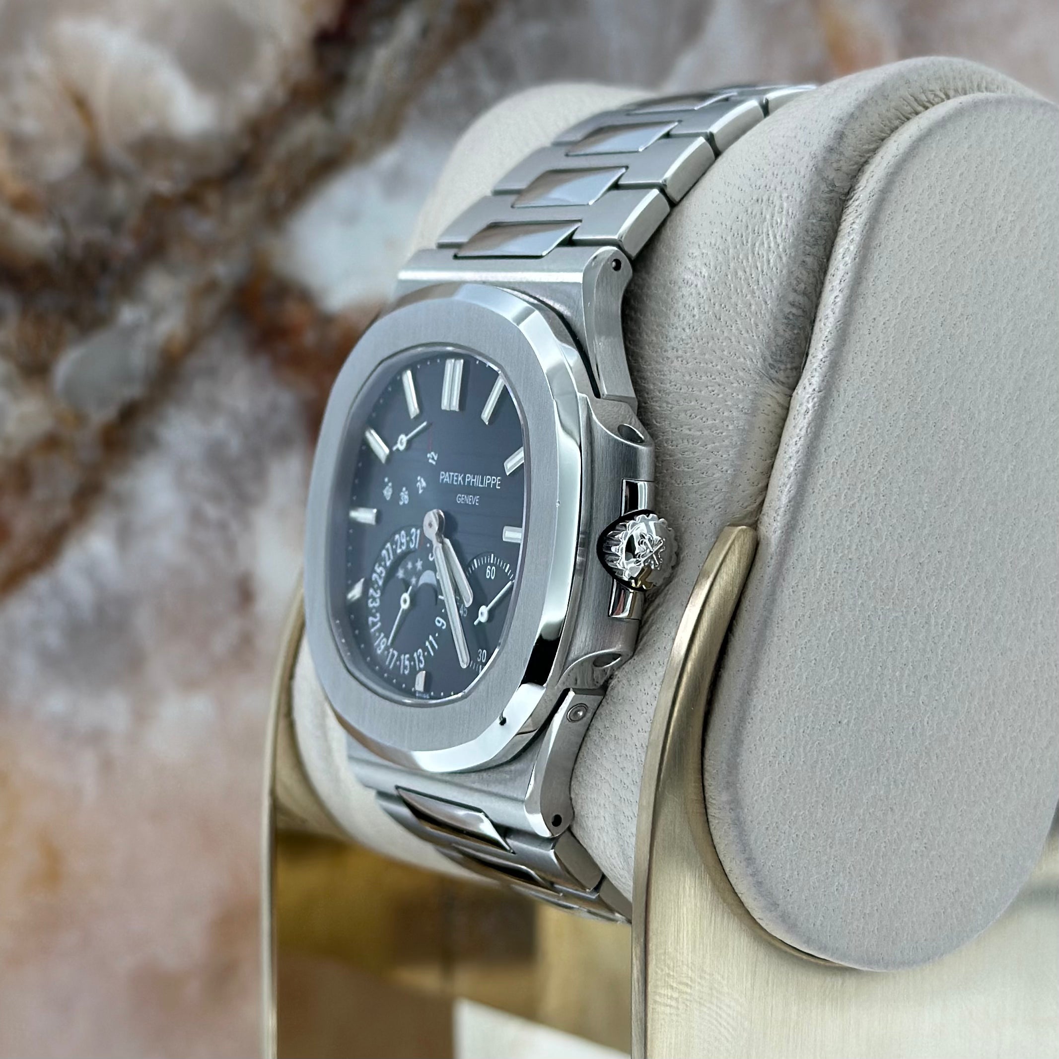 Patek Philippe Nautilus REF. 5712/1A-001