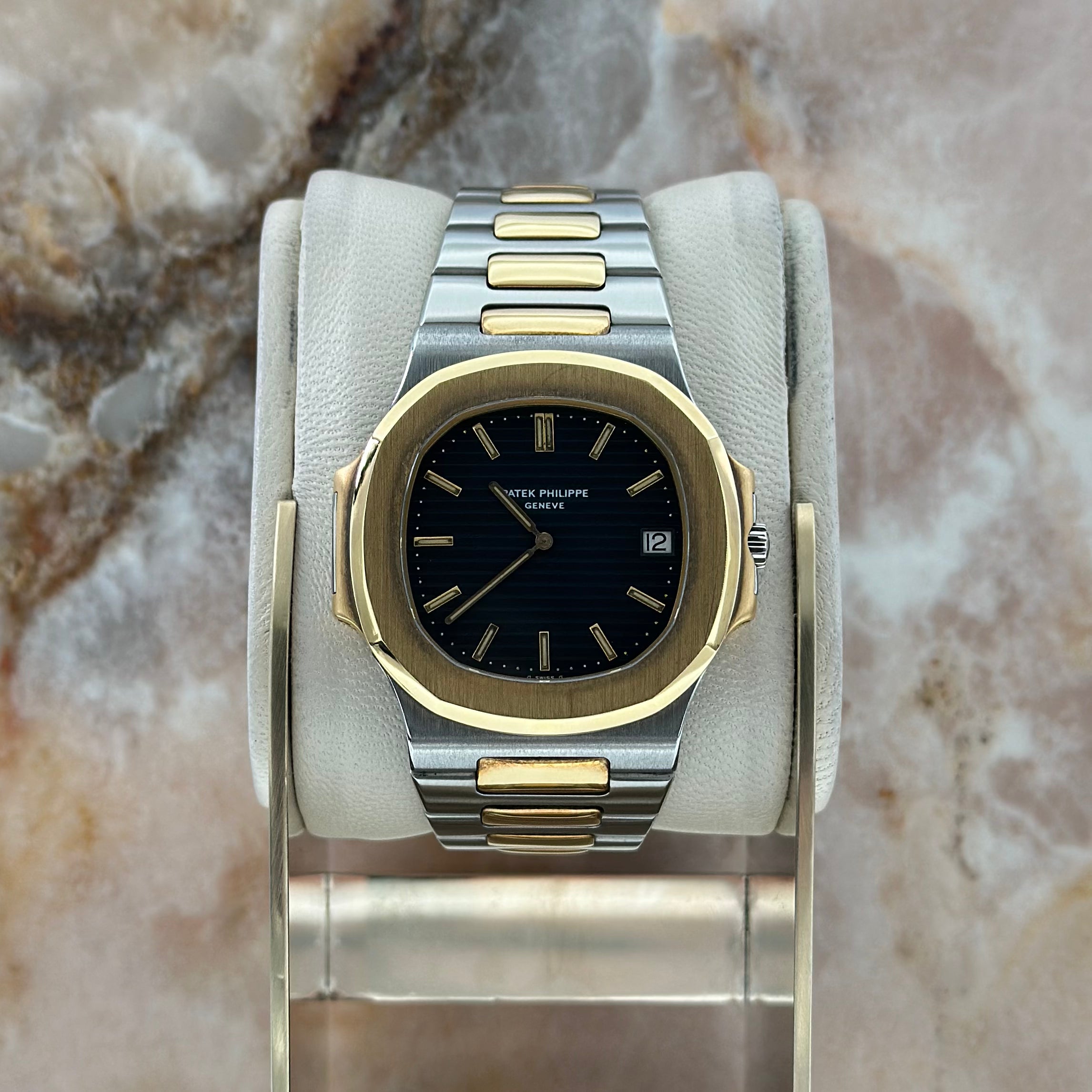 Nautilus Mint Condition Original Paper REF. 3800