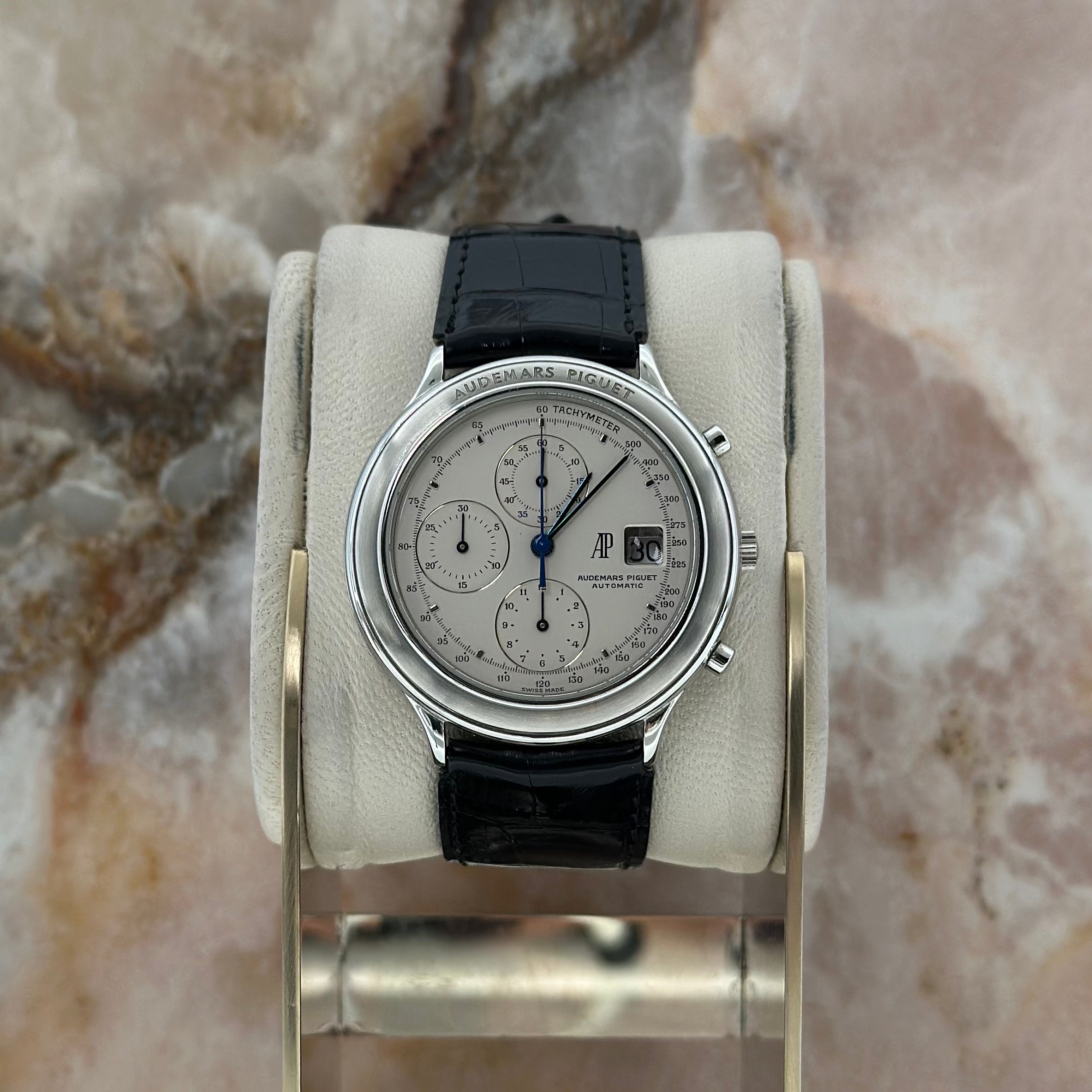 Huitième REF. 25644ST