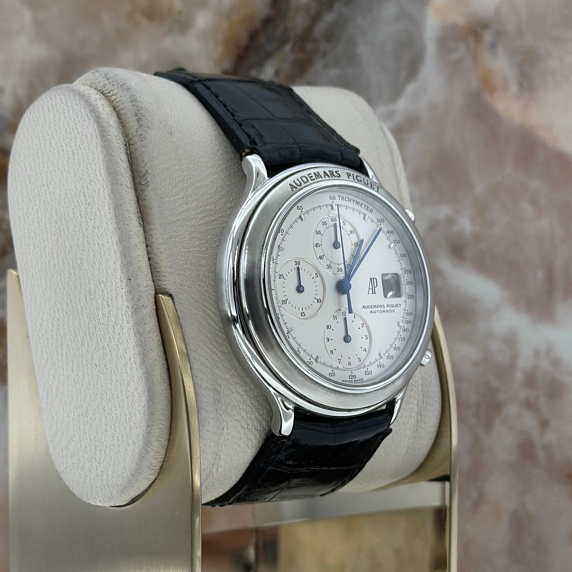 Huitième REF. 25644ST