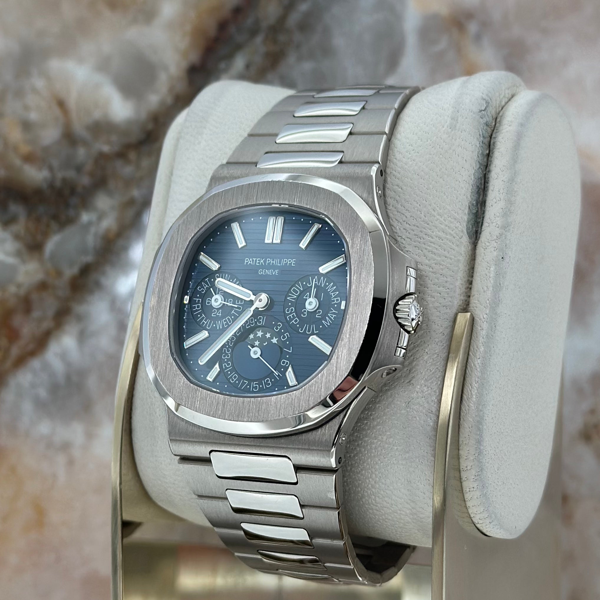 Nautilus REF. 5740/1G-001 NUOVO