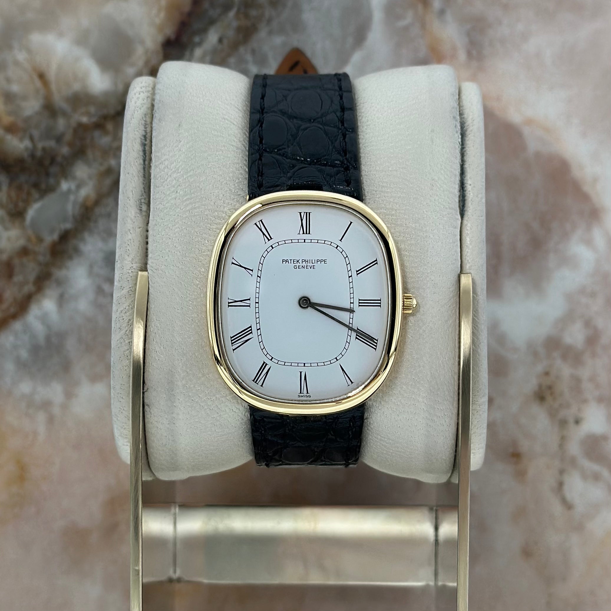 Golden Ellipse REF. 3738