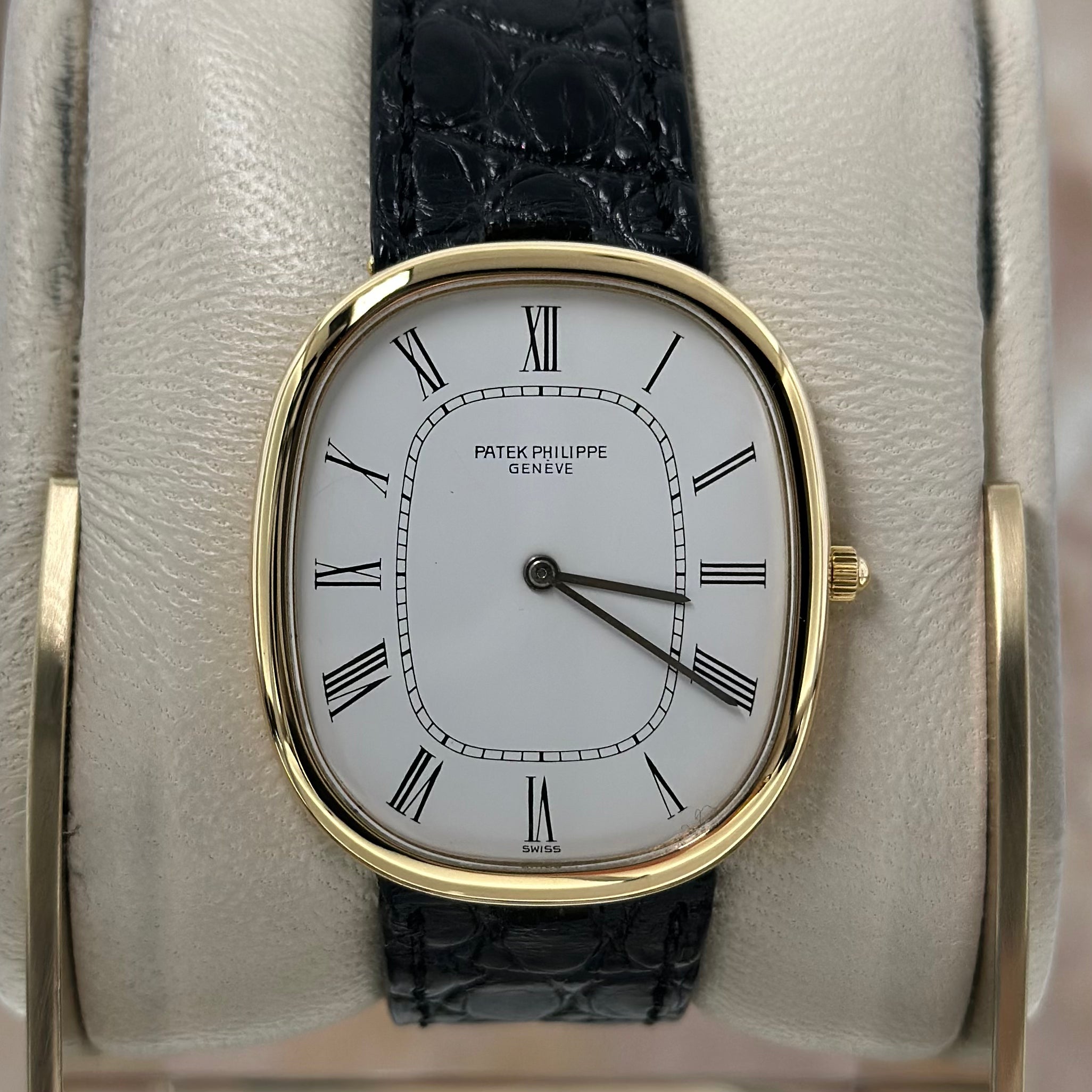 Golden Ellipse REF. 3738