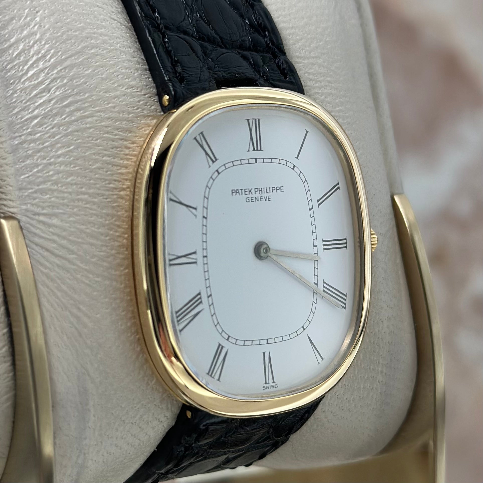 Golden Ellipse REF. 3738