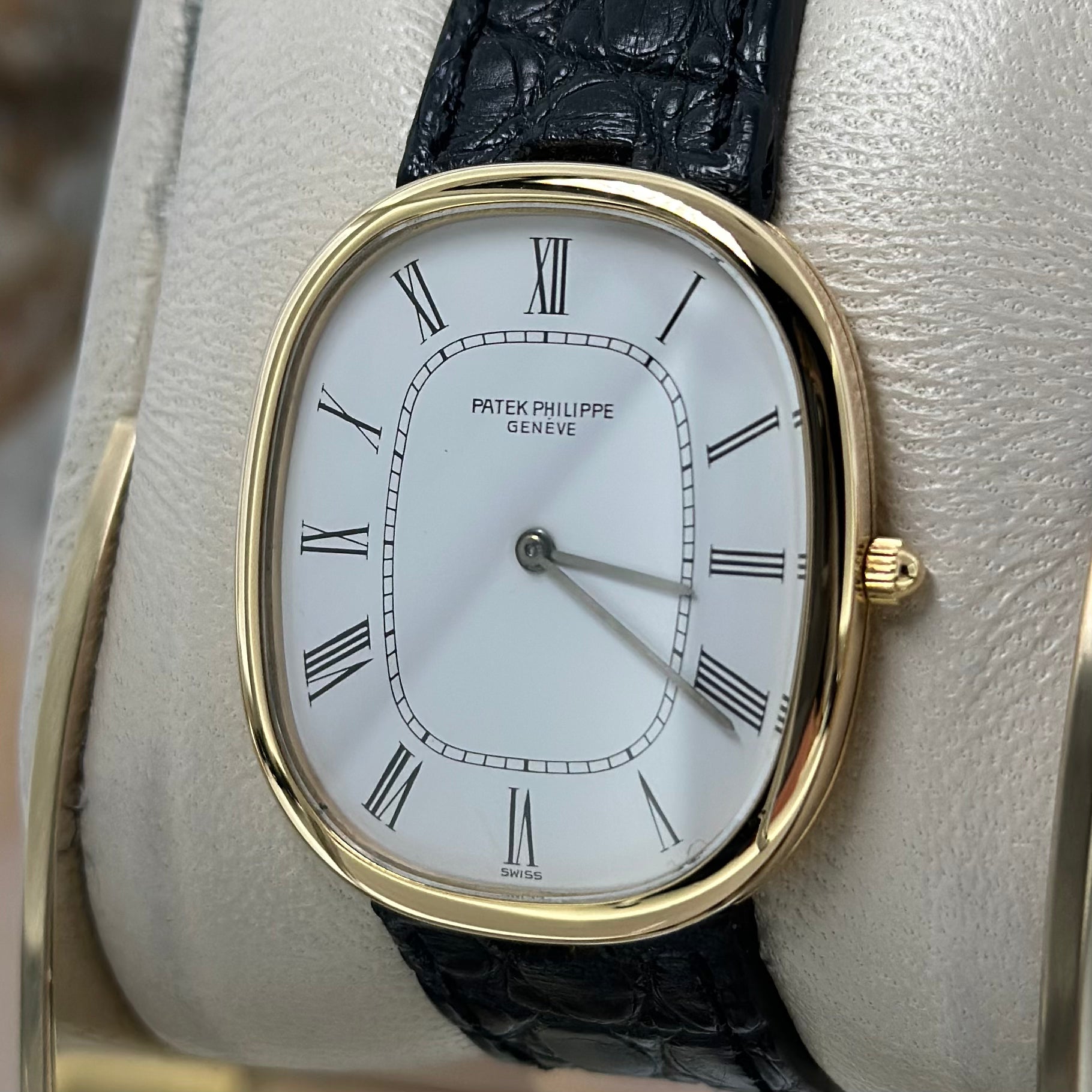 Golden Ellipse REF. 3738