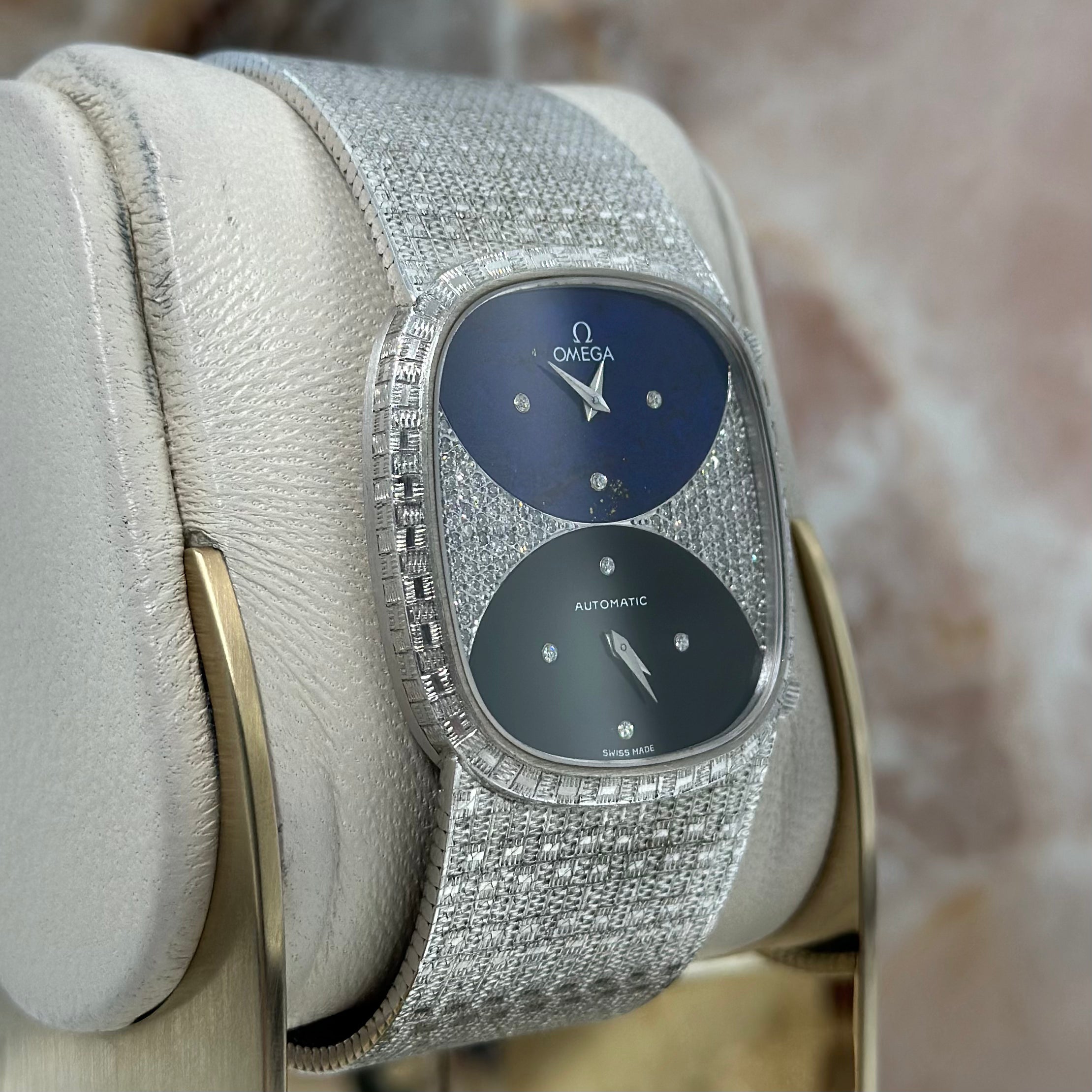 Omega Classic Vintage Day&night